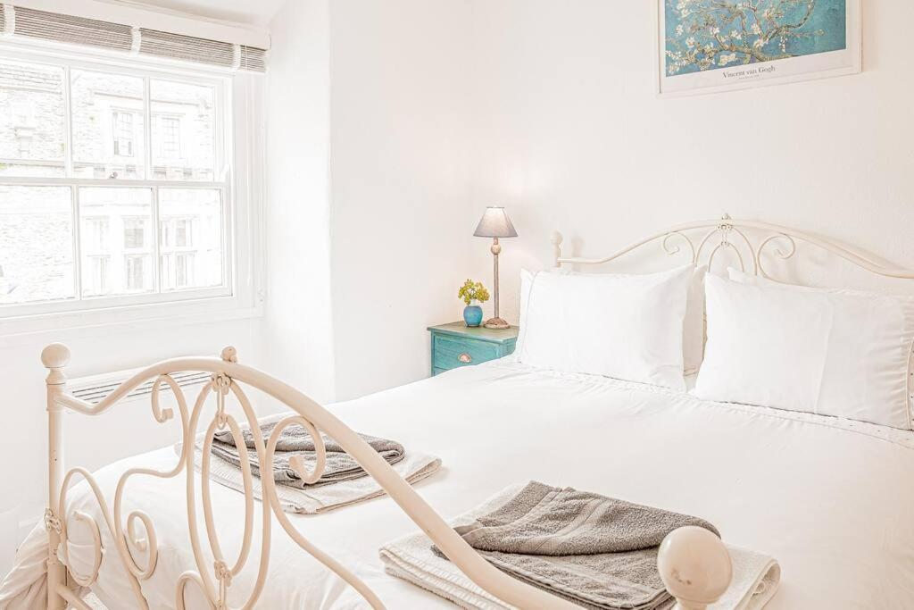 טטברי Light And Central Apartment Above Knead Bakery מראה חיצוני תמונה